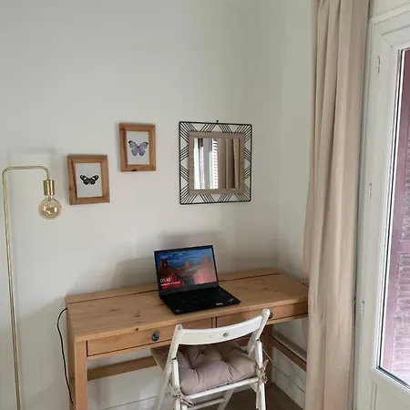 Prive De Charme Et Calme Proche Port Lympia Apartment
